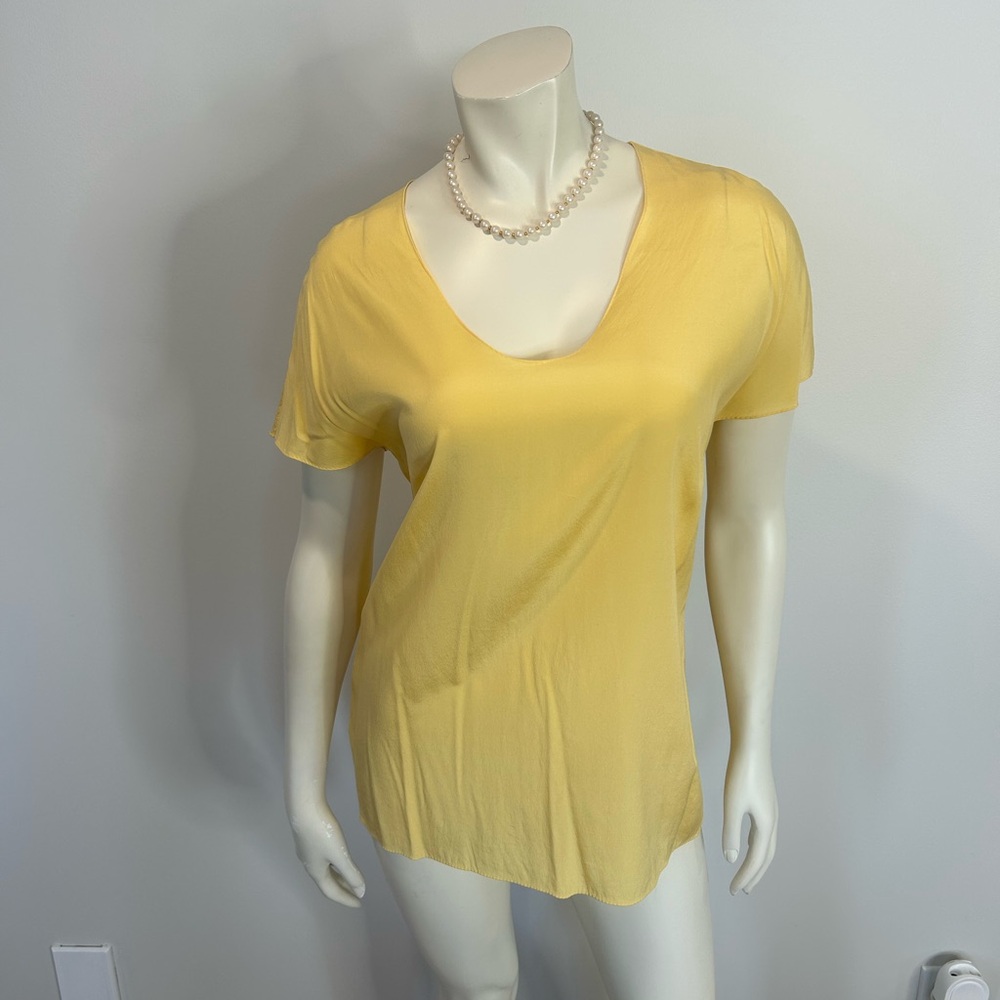 Gorgeous Hugo Boss Yellow Short Sleeve SILK Tee❤️M